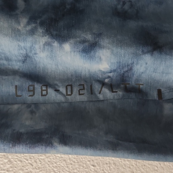 Lululemon mens Active shirt - Picture 4 of 5